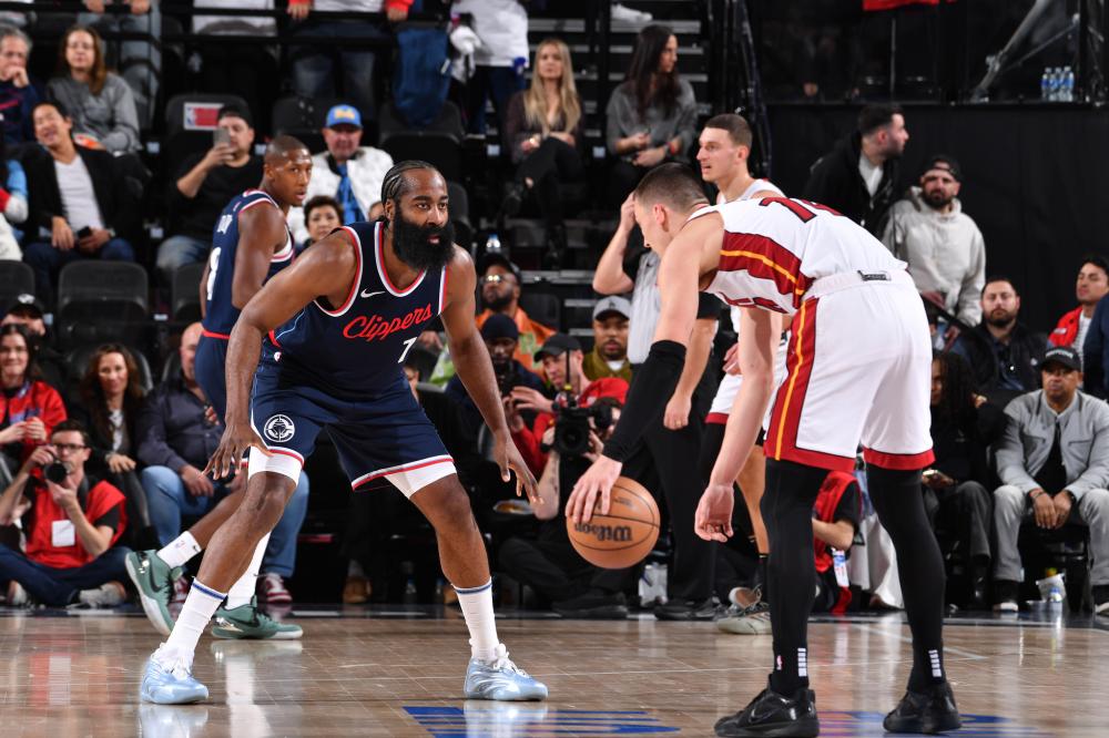 在赛季伊始 在赛季伊始